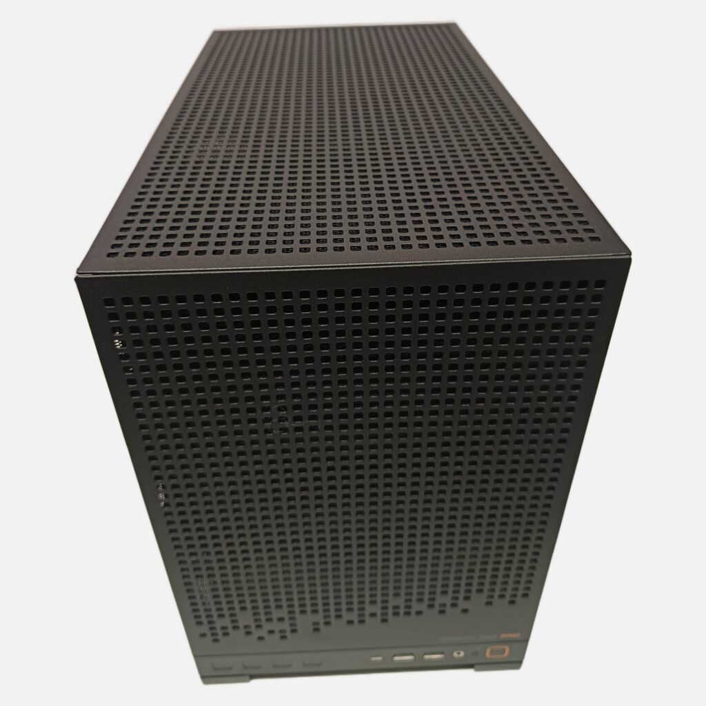 PC Gaming Compact Premium – Silencieux & Optimisé – RTX 5060 / Ryzen 7 5800X – 1440p Ultra