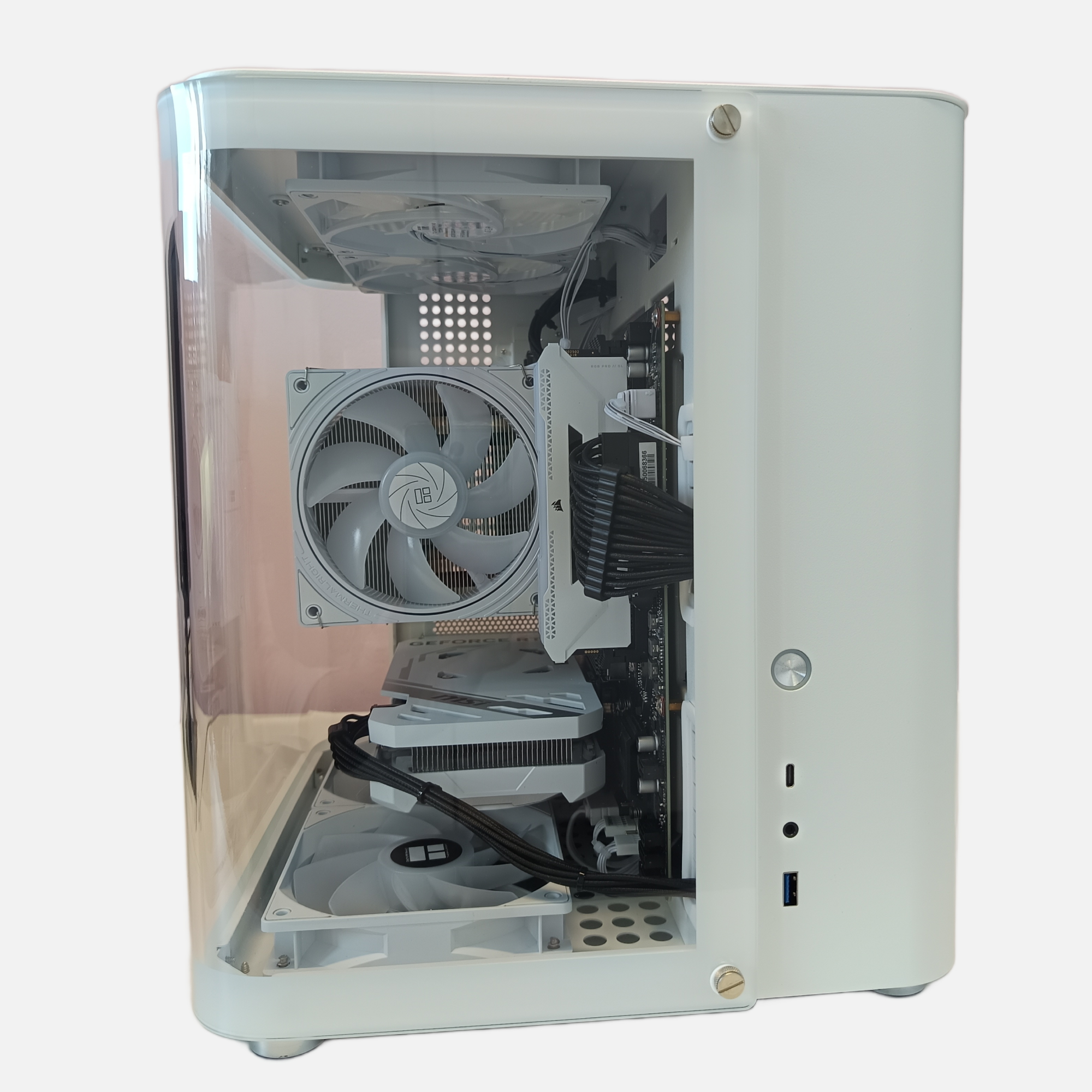PC Gaming Compact Design Aquarium – Silencieux & Premium – RTX 4060 / Ryzen 5 5600X – Image 9